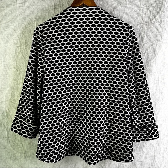 Joseph Ribkoff Swing Jacket Womens 6 Asymmetric Geometric Black White Textured - Picture 12 of 16